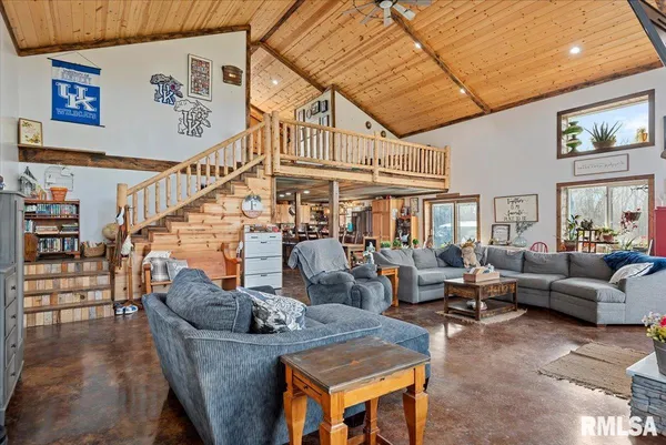 $525,000 | 518 South Anderson Street, Taylorville, IL 62568