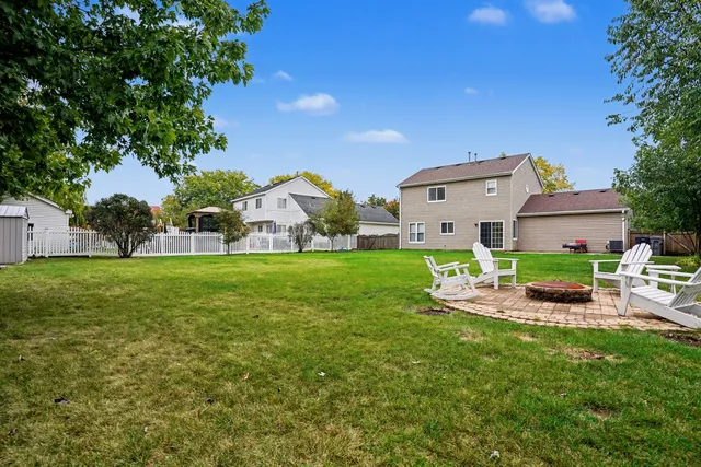 $355,000 | 1410 Misthaven Lane, Elgin, IL 60123