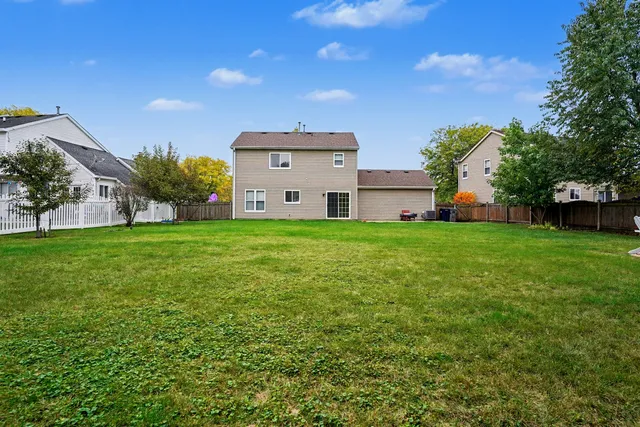 $355,000 | 1410 Misthaven Lane, Elgin, IL 60123