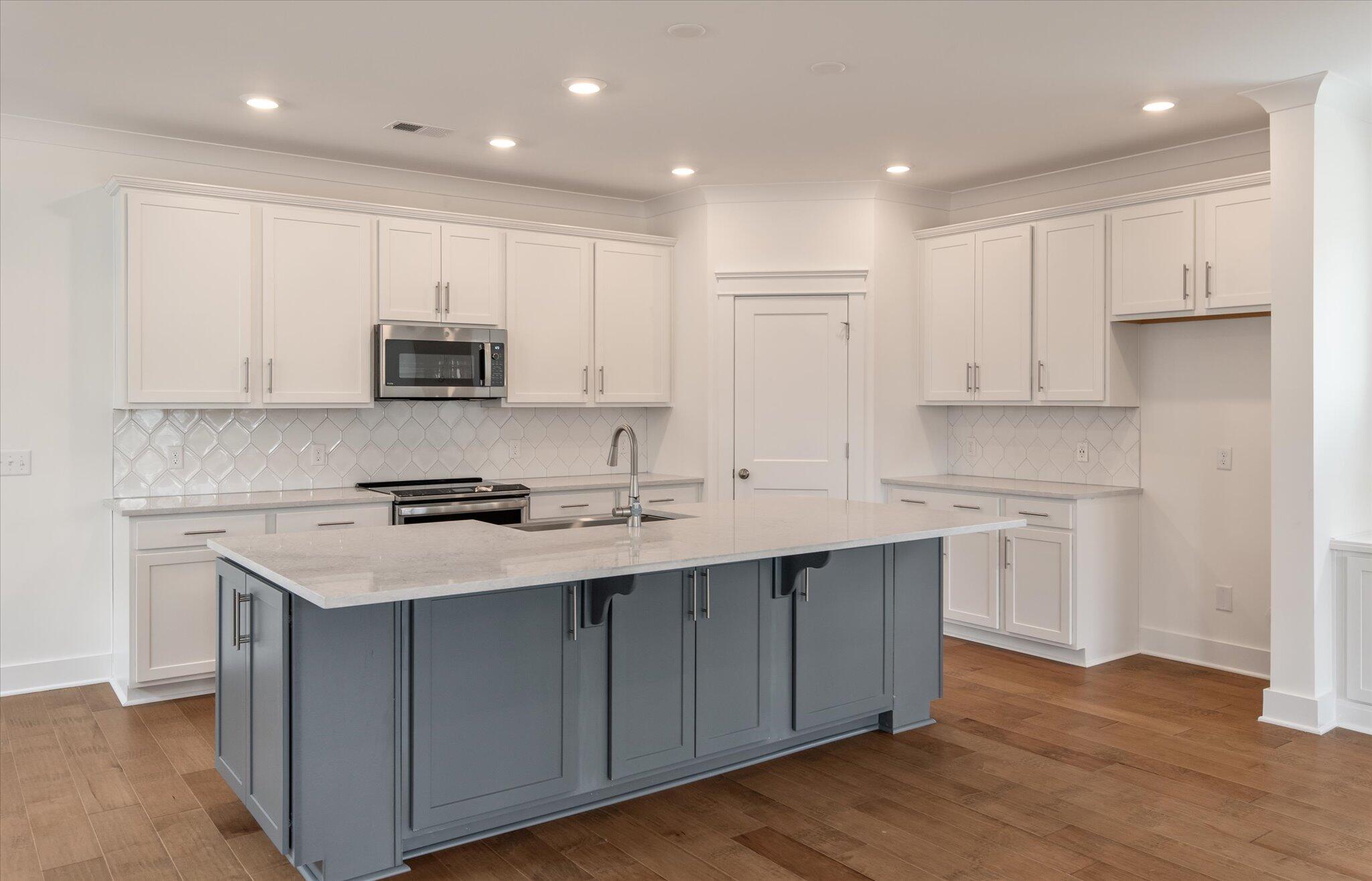 111 Hewitt Street Summerville, SC 29486 - Photo 15 of 36 Kitchen