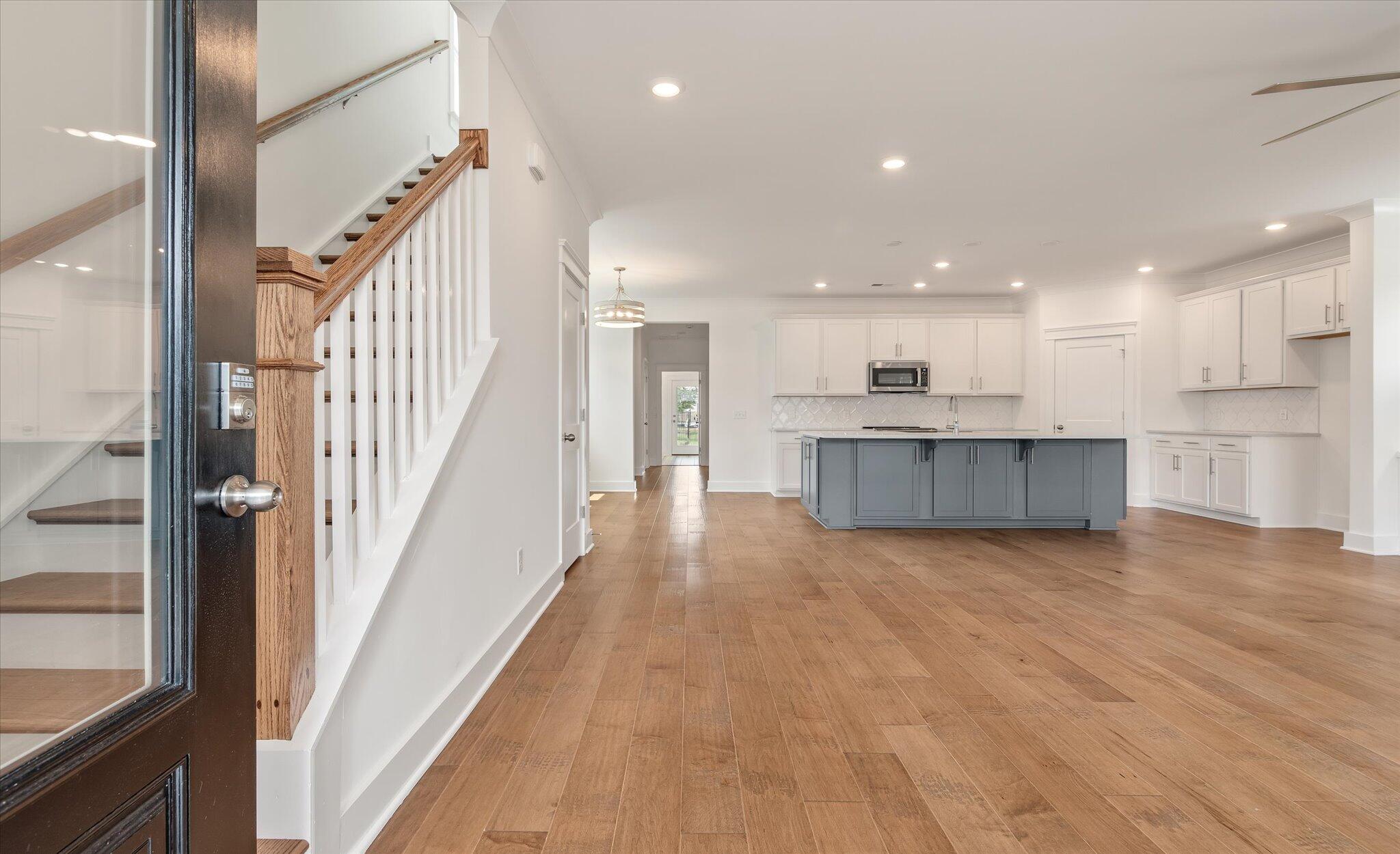 111 Hewitt Street Summerville, SC 29486 - Photo 4 of 36 Entry