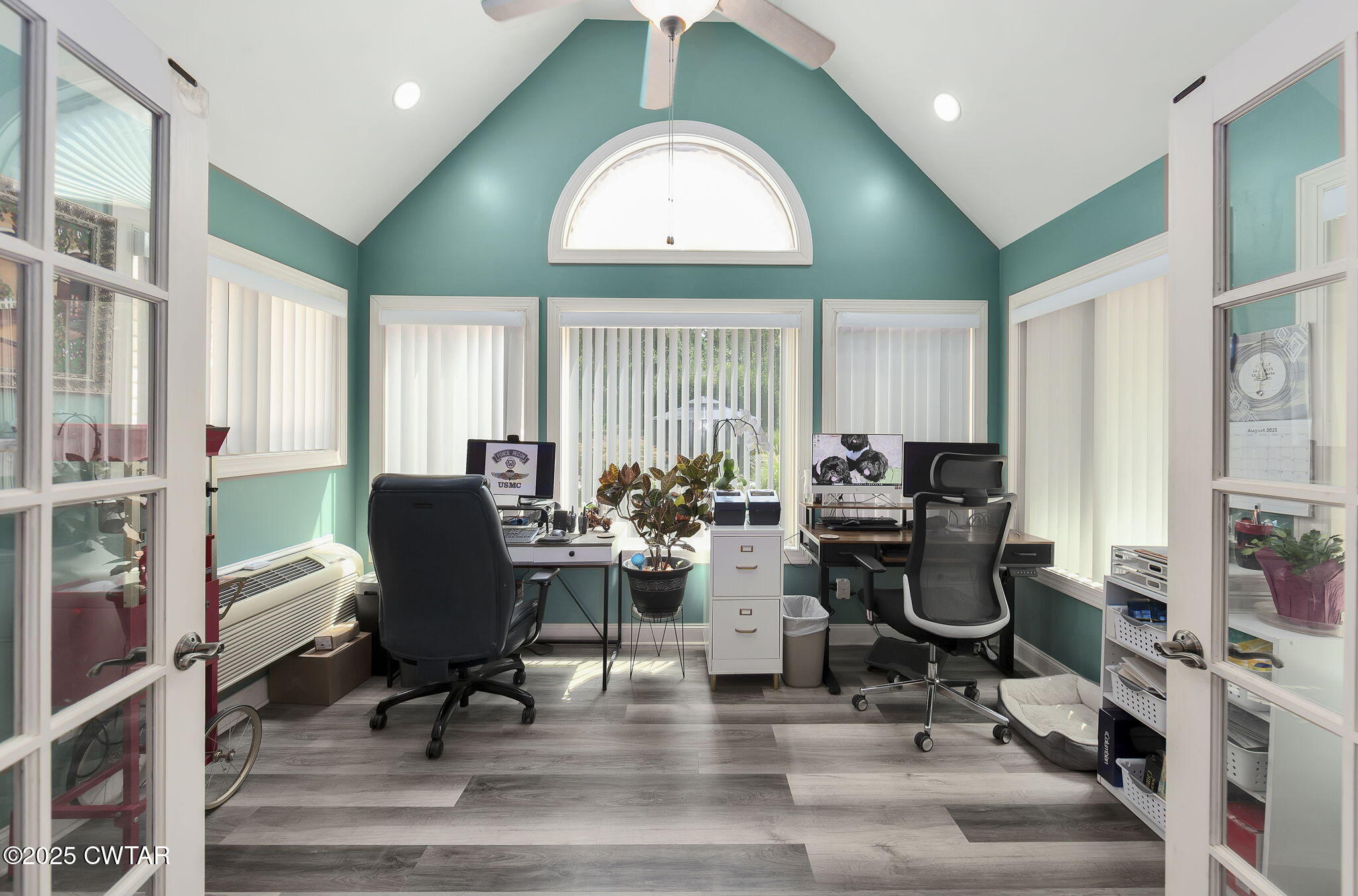 160 Plantation Road Jackson, TN 38305 - Photo 12 of 50 a view of a livingroom with workspace and a window