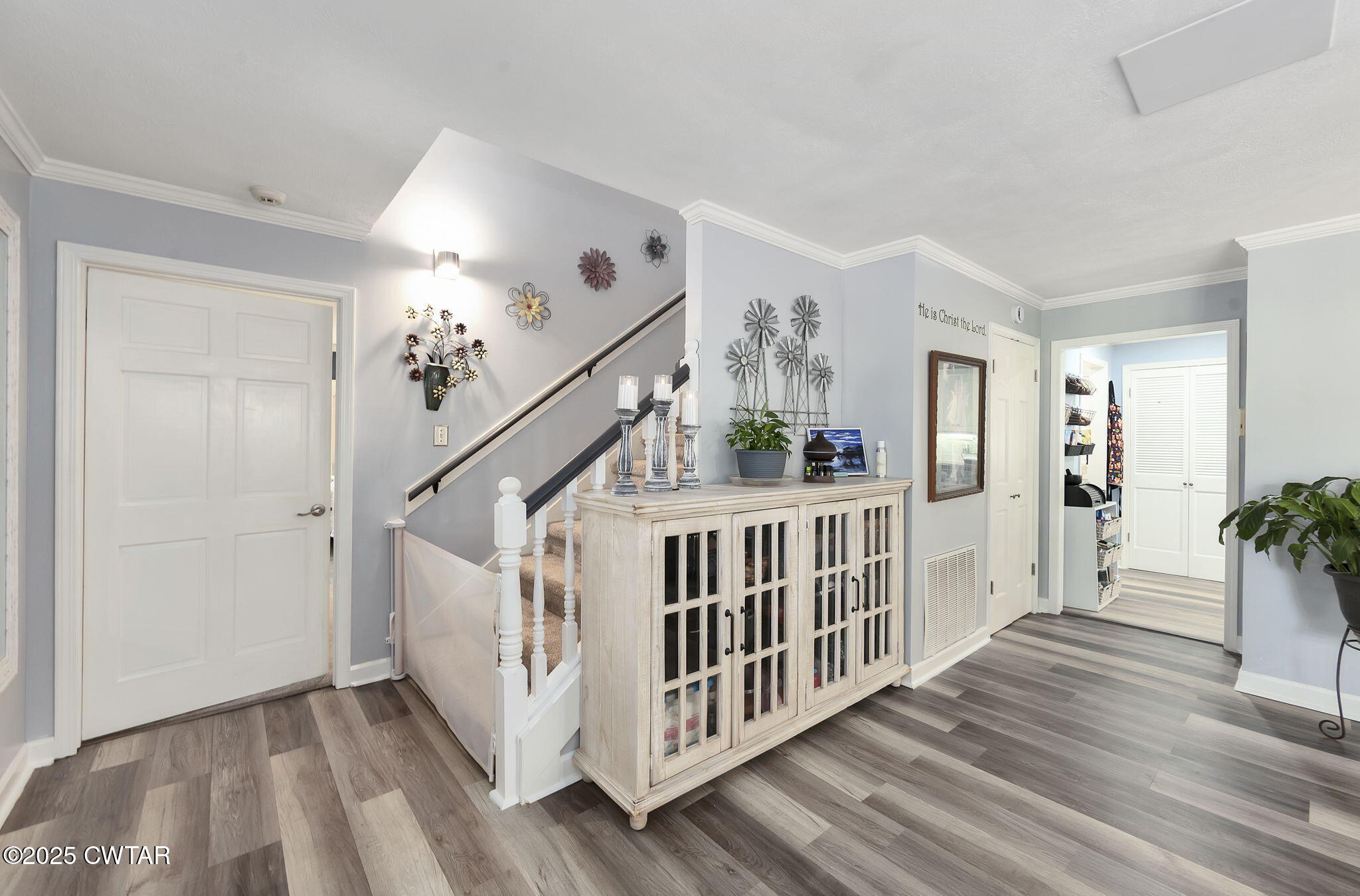 160 Plantation Road Jackson, TN 38305 - Photo 23 of 50 a view of entryway with wooden floor