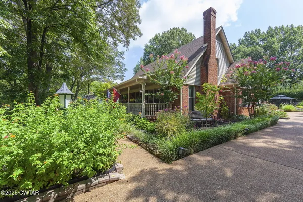 a view of a storage & utility room
