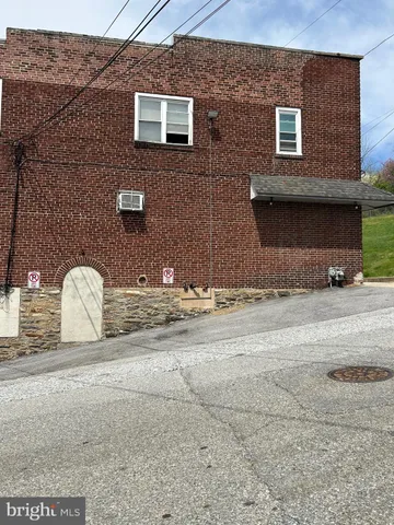 a view of a house with a outdoor space