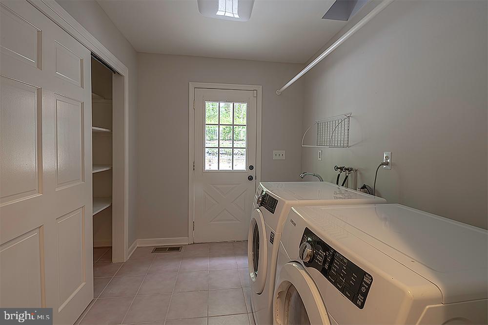 1427 Autumn Leaf Road Baltimore, MD 21286 - Photo 34 of 43 Gallery Image 34