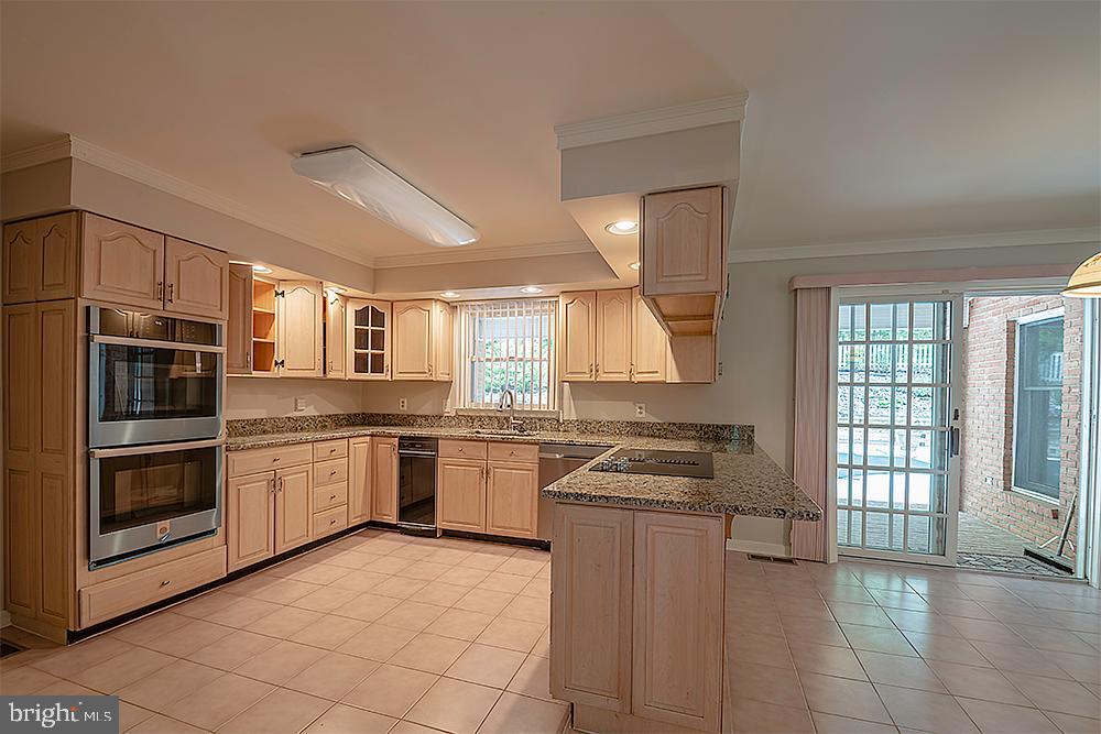 1427 Autumn Leaf Road Baltimore, MD 21286 - Photo 10 of 43 Gallery Image 10