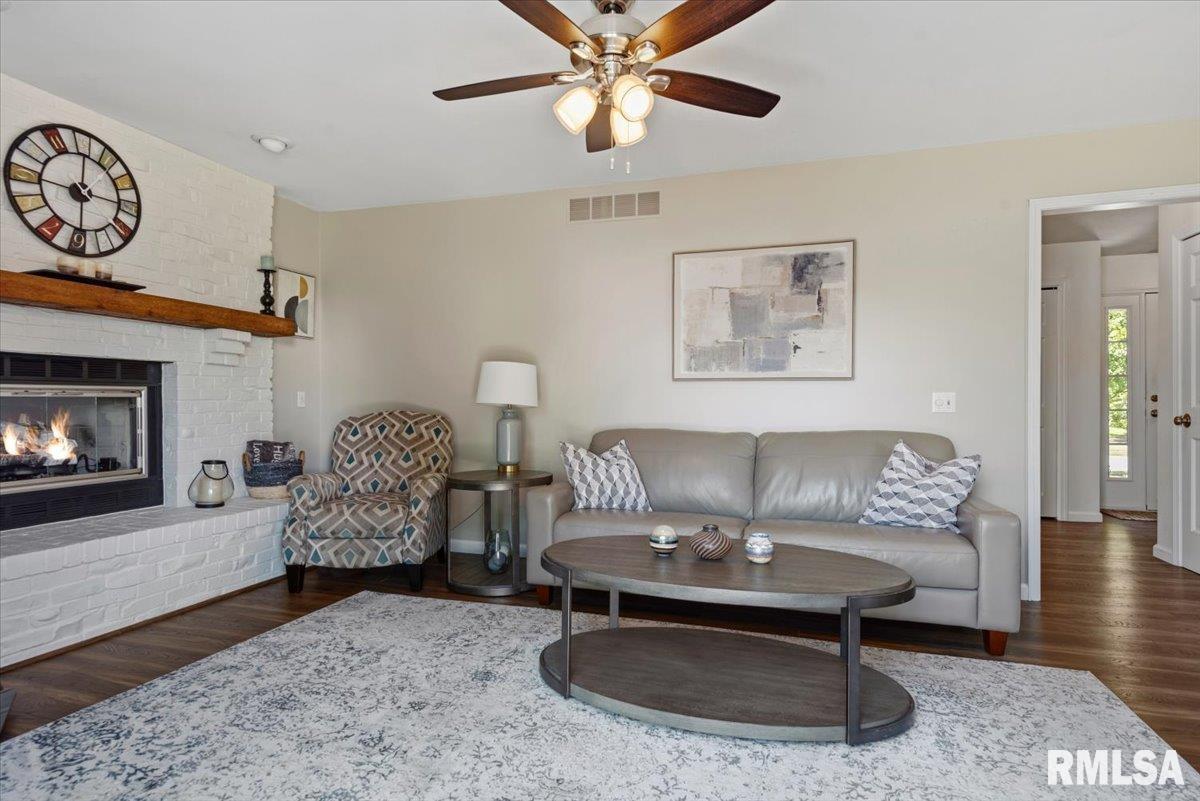 3220 Red Bud Lane Springfield, IL 62712 - Photo 16 of 47 Gallery Image 16