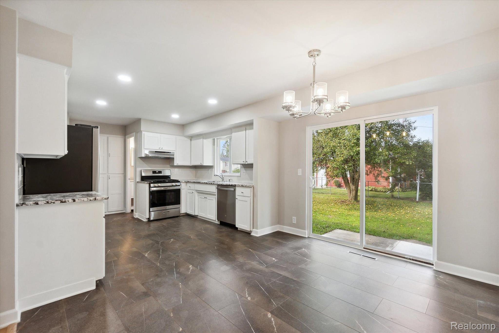 2067 North Genesee Road Burton, MI 48509 - Photo 9 of 27