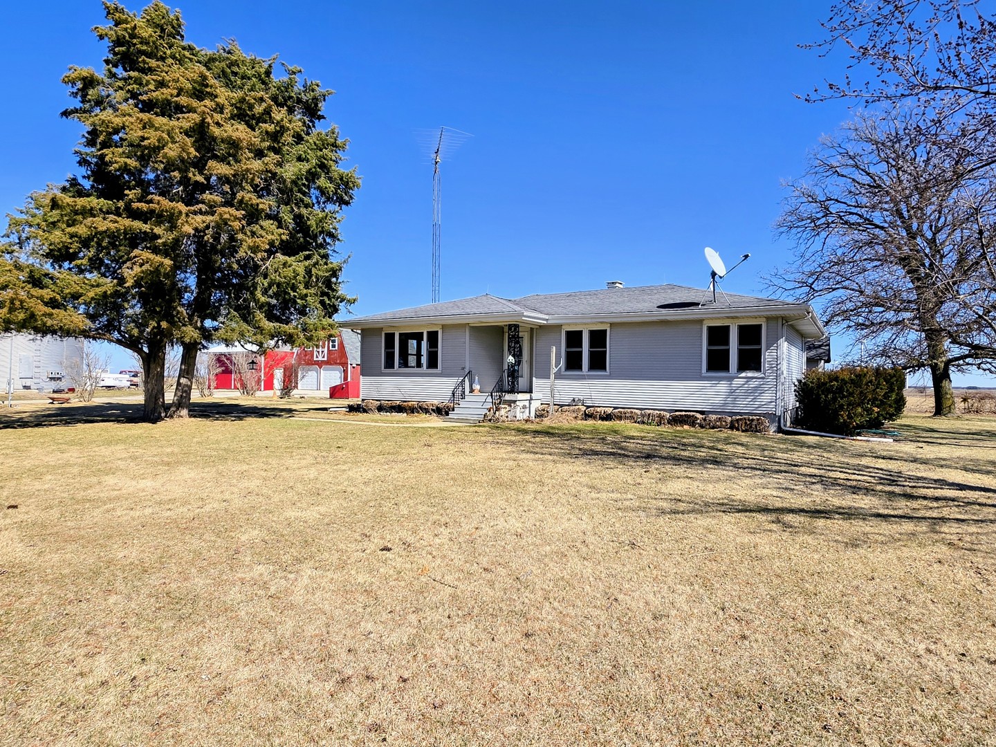 9610 South Swell Road Kinsman, IL 60437 - Photo 1 of 39