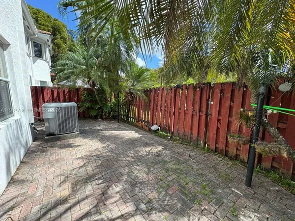 $3,850 | 7131 Northwest 114th Court, Doral, FL 33178