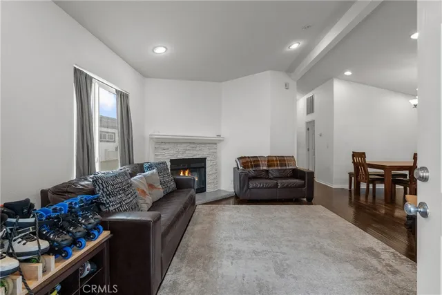 $295,000 | 21500 Lassen, Unit 180, Chatsworth, CA 91311