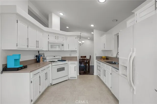 $295,000 | 21500 Lassen, Unit 180, Chatsworth, CA 91311