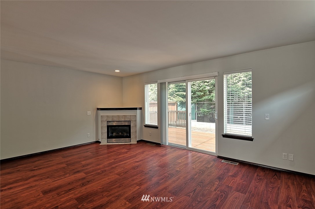 9427 16th Drive West Everett, WA 98204 - Photo 2 of 20