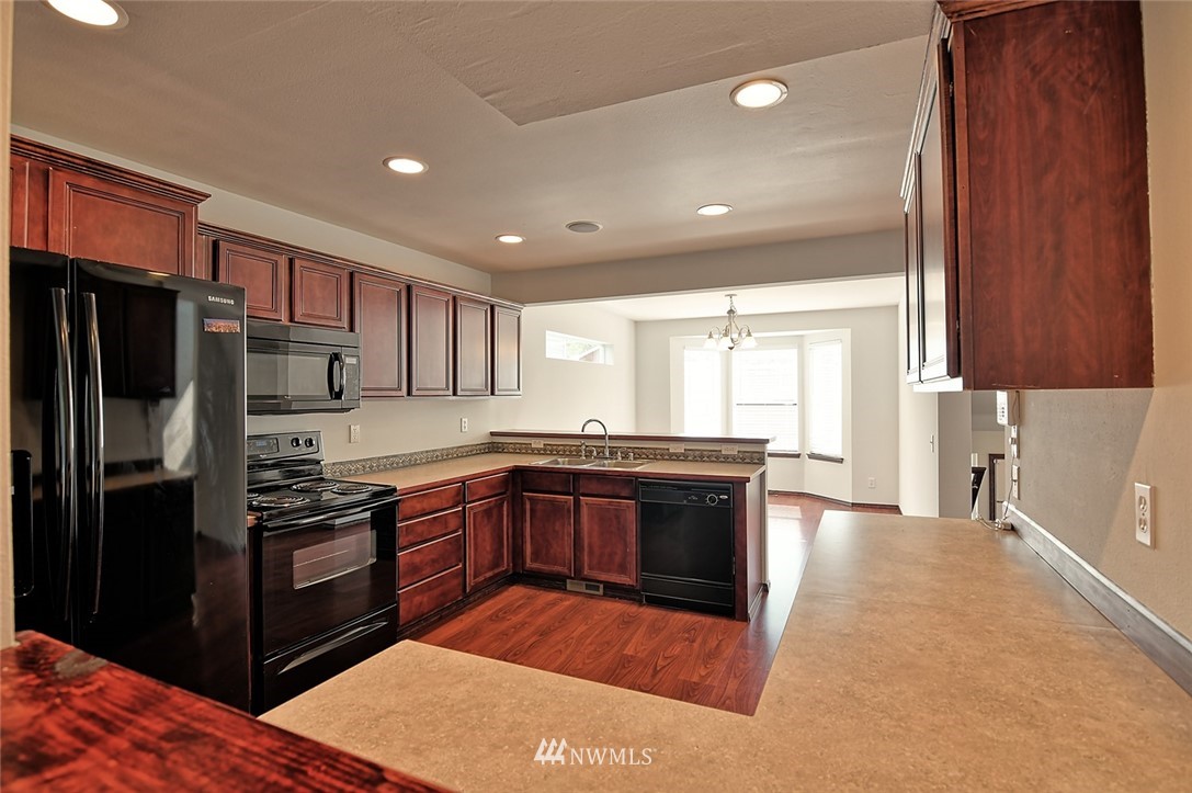 9427 16th Drive West Everett, WA 98204 - Photo 4 of 20