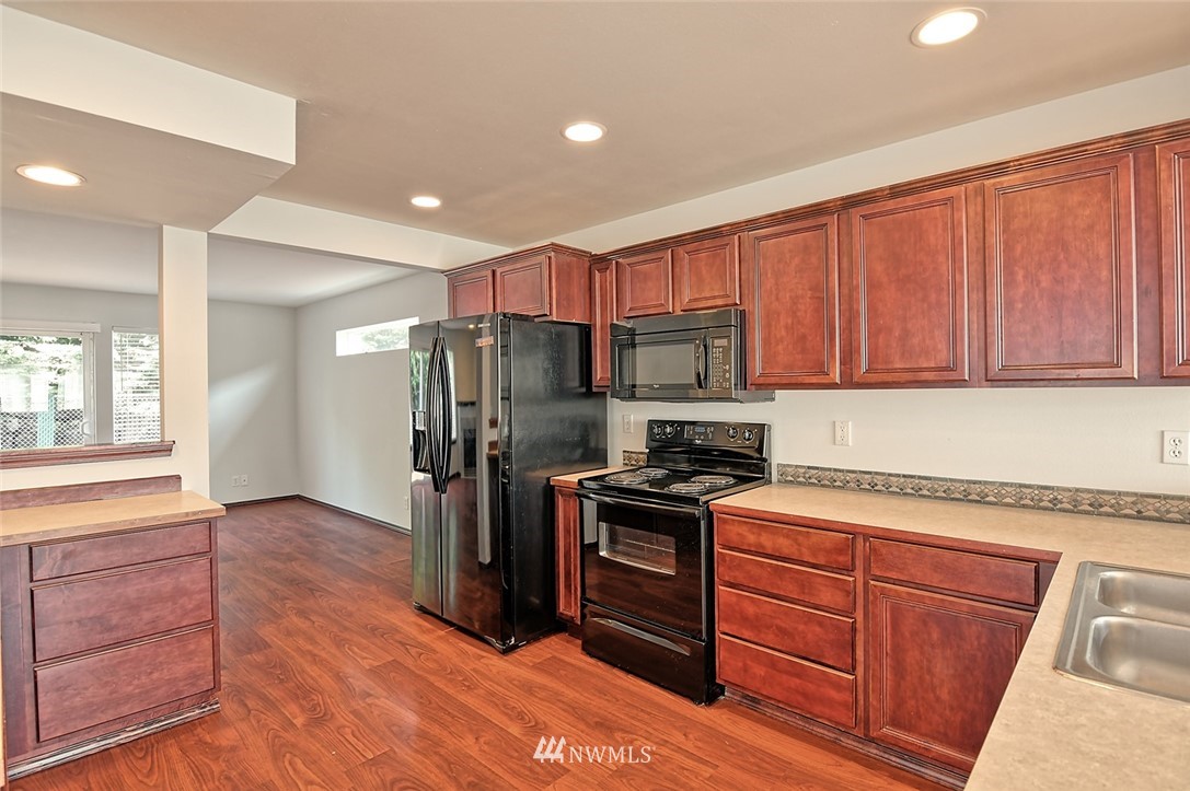 9427 16th Drive West Everett, WA 98204 - Photo 5 of 20