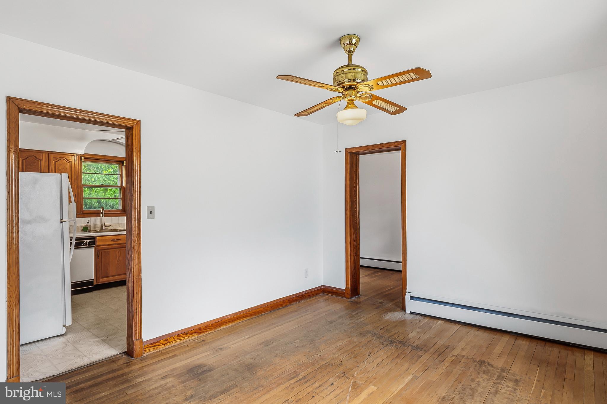 211 Hillendale Avenue Baltimore, MD 21227 - Photo 10 of 38 Dining Room (alt view)