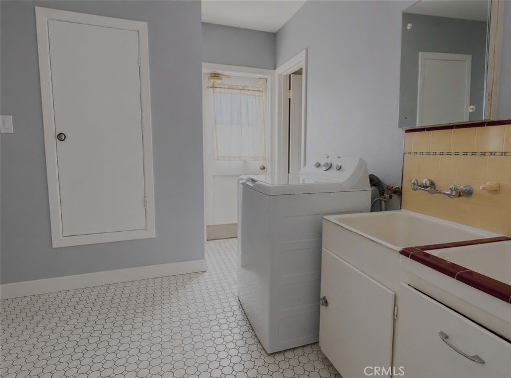 3928 McKenzie Street Riverside, CA 92503 - Photo 6 of 15 Gallery Image 6