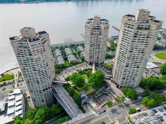 $1,100,000 | 7004 Boulevard East, Unit 44B, Guttenberg, NJ 07093