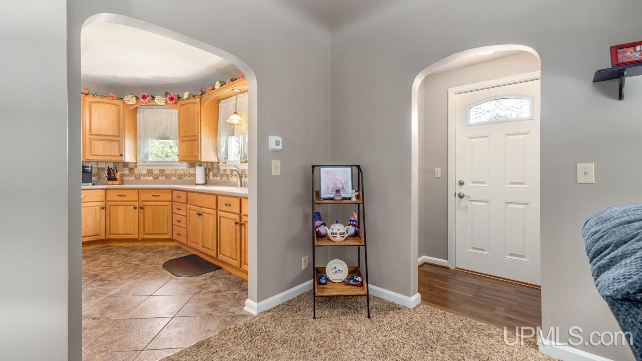 1402 North 16th Street Escanaba, MI 49829 - Photo 14 of 27