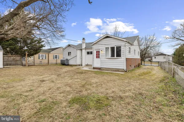 $2,250 | 18 Armor Court, Middle River, MD 21220