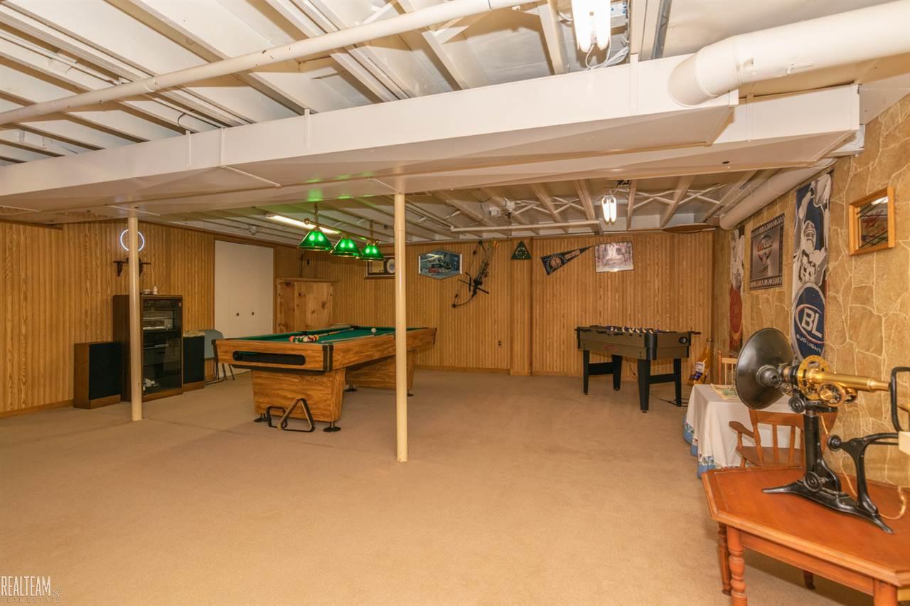 43371 Saal Road Sterling Heights, MI 48313 - Photo 20 of 27 31349096-19.JPG