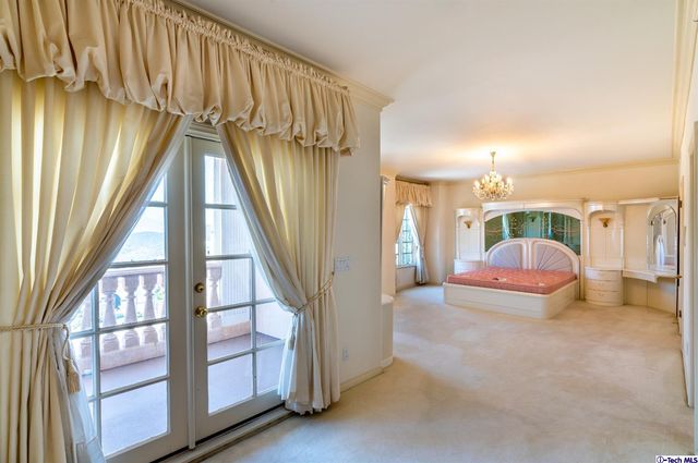 $2,550,000 | 3339 Stephens Circle, Glendale, CA 91208