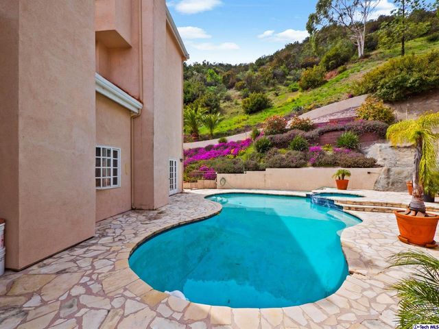 $2,550,000 | 3339 Stephens Circle, Glendale, CA 91208
