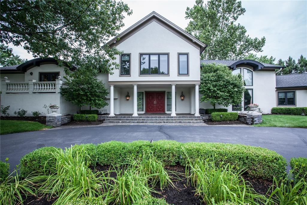 8145 Ridley Court Indianapolis, IN 46260 - Photo 2 of 41 Gallery Image 2