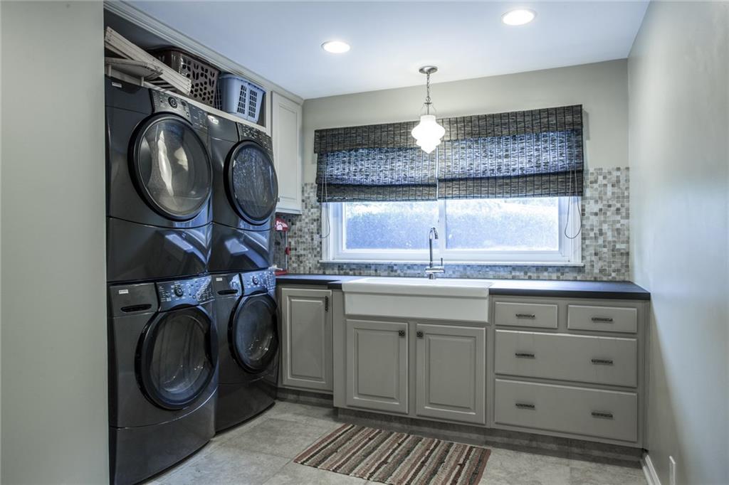 8145 Ridley Court Indianapolis, IN 46260 - Photo 31 of 41 Gallery Image 31