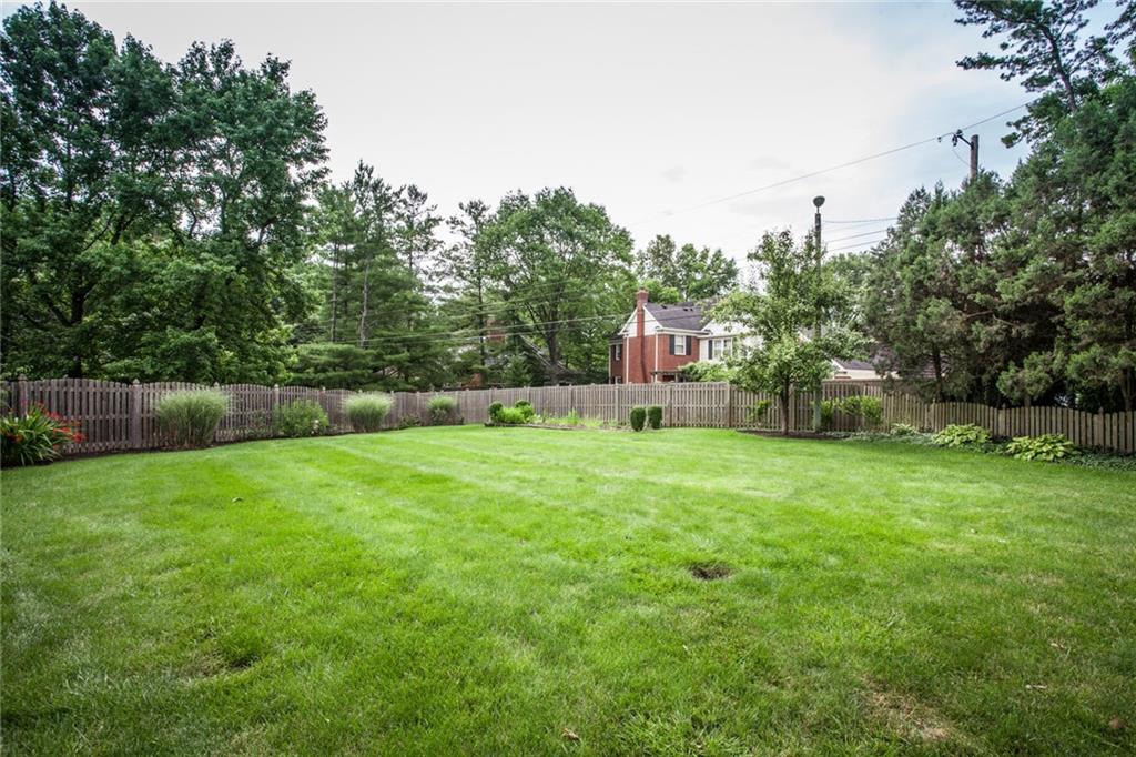 8145 Ridley Court Indianapolis, IN 46260 - Photo 6 of 41 Gallery Image 6