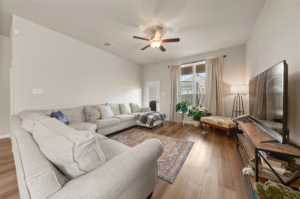 4032 Centerfire Road Waco, TX 76705 - Photo 4 of 19