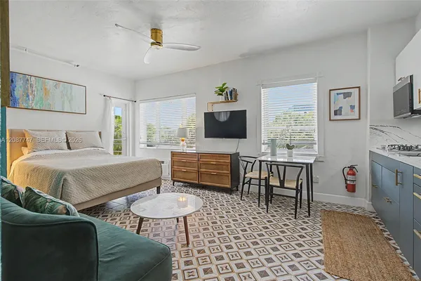 $2,000 | Miami Beach, Miami Beach, FL 33140