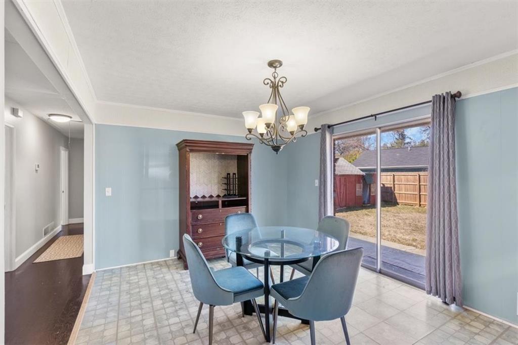 213 Cook Street Cartersville, GA 30120 - Photo 18 of 45 a dining room with furniture and window