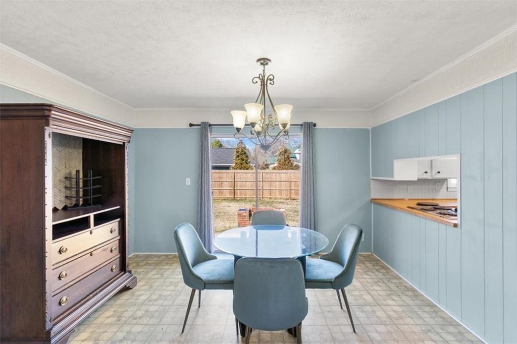 213 Cook Street Cartersville, GA 30120 - Photo 6 of 45 a dining room with furniture and window