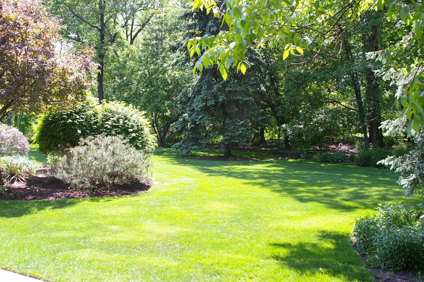 4 Bristol Road Northfield, IL 60093 - Photo 17 of 22 a view of yard with green space