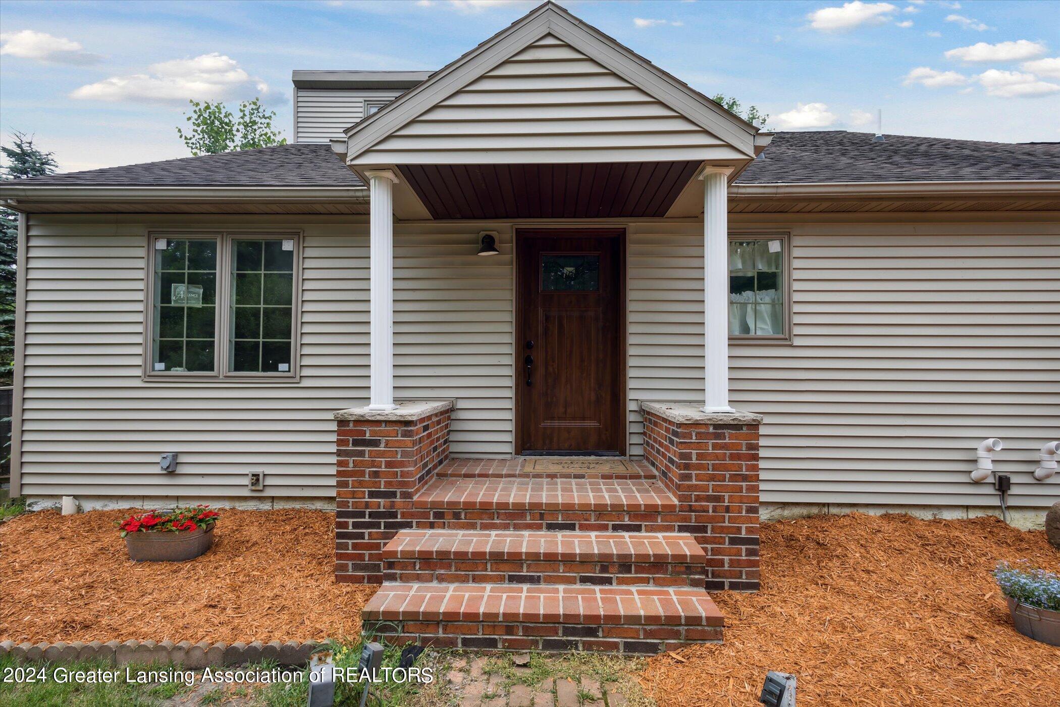 14656 South Lowell Road Lansing, MI 48906 - Photo 3 of 25 05-14656-S-Lowell-Rd-Lansing-MI-48906-Wi