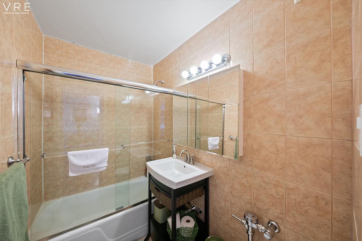 1160 3rd Avenue, Unit 11K Manhattan, NY 10065 - Photo 5 of 9