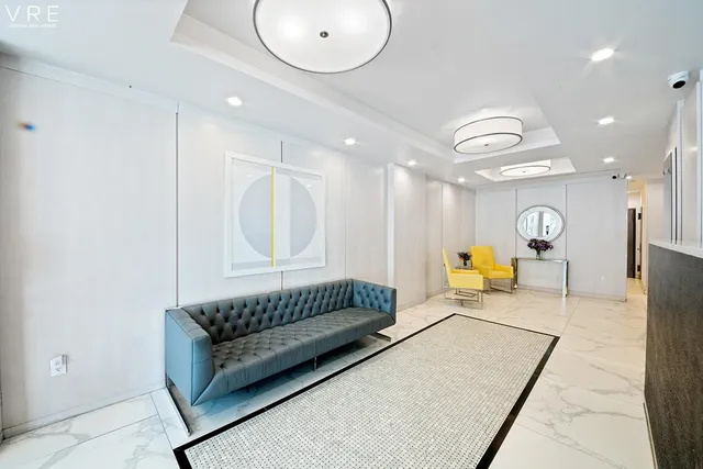 $695,000 | 1160 3rd Avenue, Unit 11K | Lenox Hill