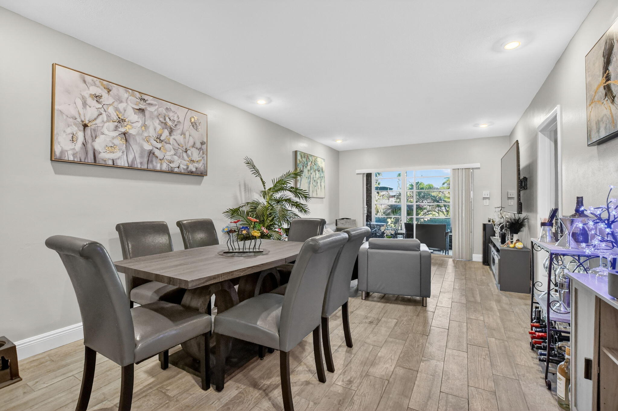 300 Northeast 20th Street, Unit 7060 Boca Raton, FL 33431 - Photo 4 of 28 Dining Room / Living Room