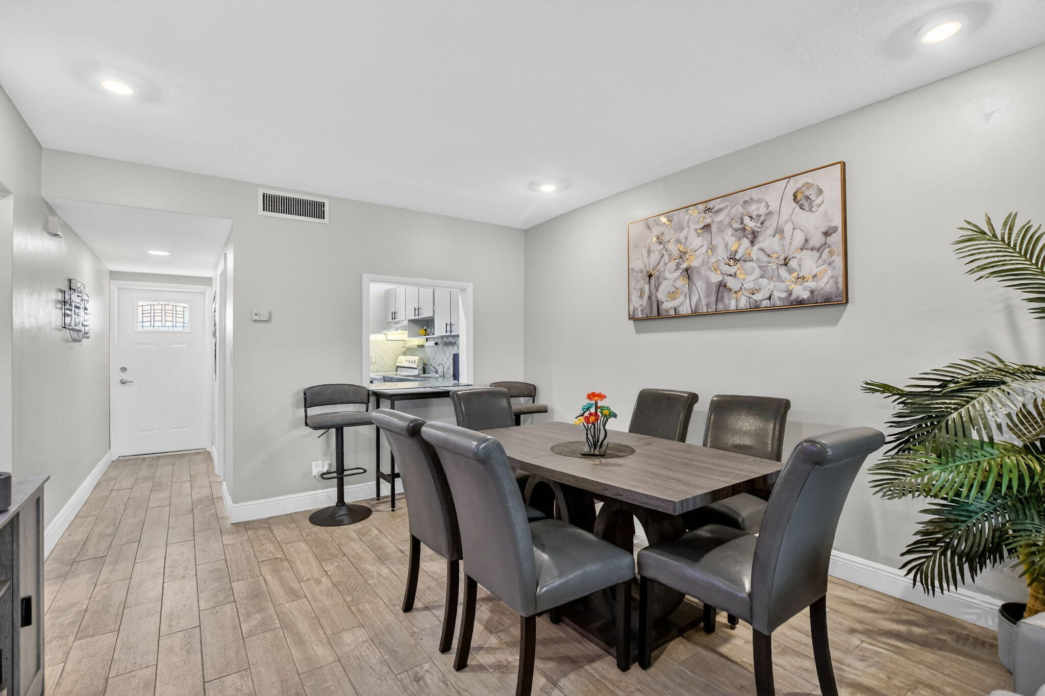 300 Northeast 20th Street, Unit 7060 Boca Raton, FL 33431 - Photo 5 of 28 Dining Room