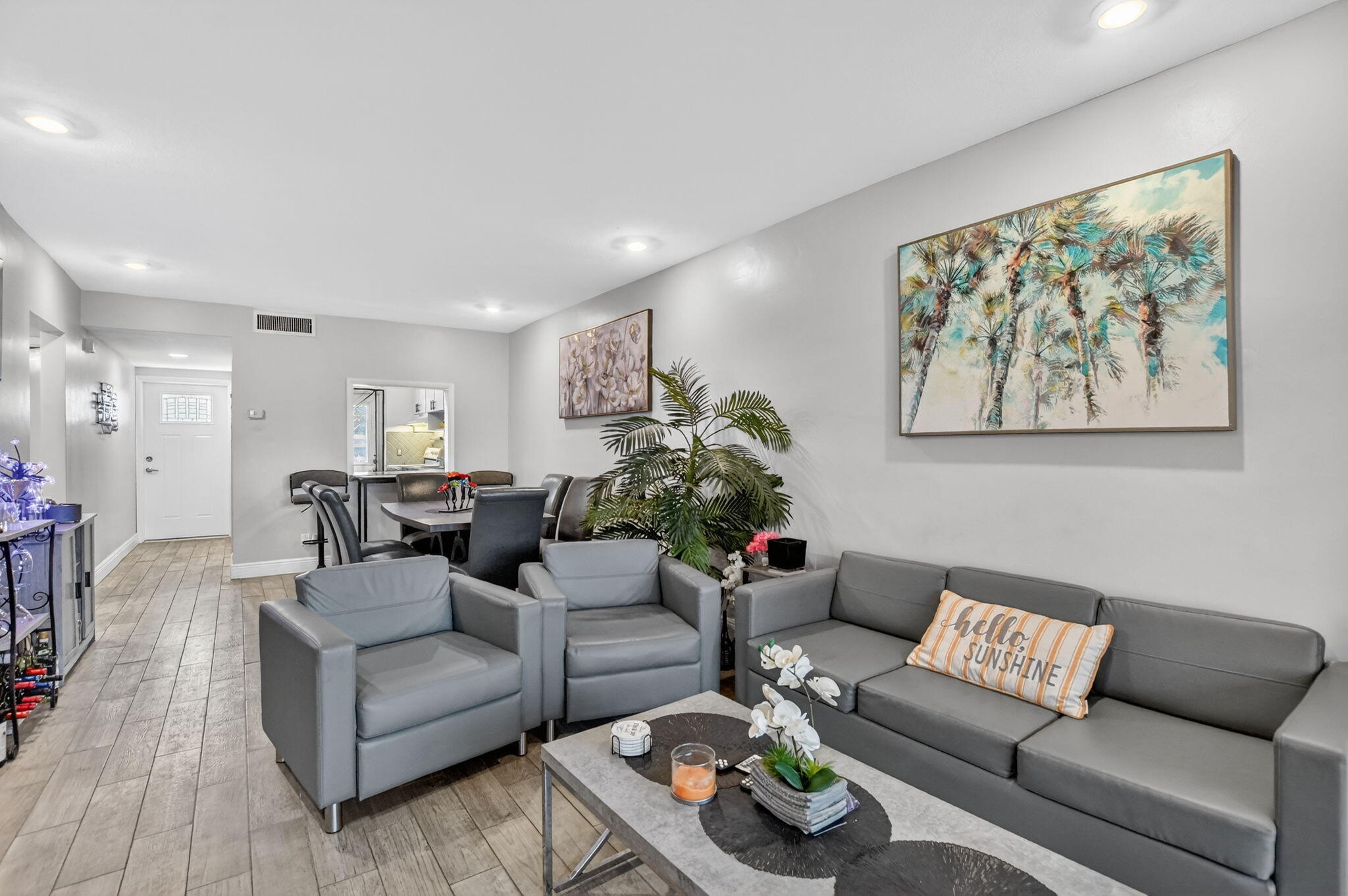 300 Northeast 20th Street, Unit 7060 Boca Raton, FL 33431 - Photo 7 of 28 Living Room