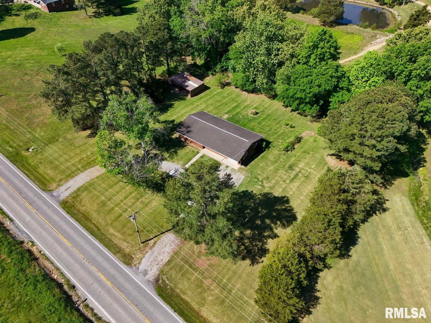 2585 Market Road Marion, IL 62959 - Photo 2 of 29