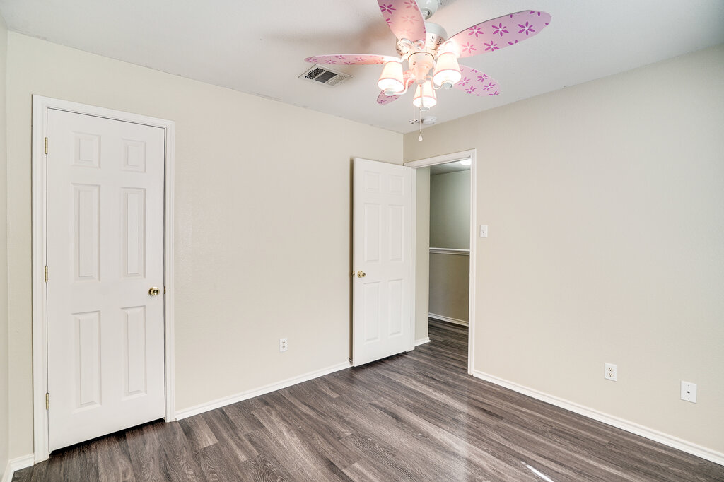 9405 Rowlands Sayle Road Austin, TX 78744 - Photo 14 of 21 Gallery Image 14