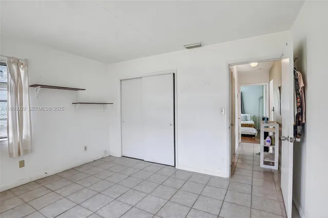 $2,999 | 160 Northwest 34th Street, Oakland Park, FL 33309