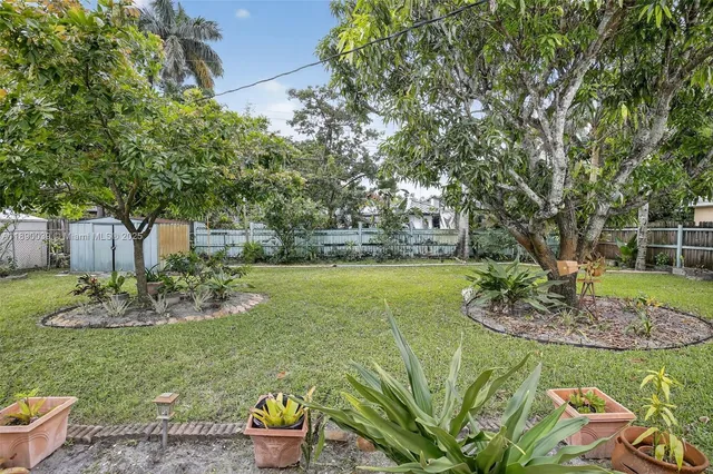 $2,999 | 160 Northwest 34th Street, Oakland Park, FL 33309