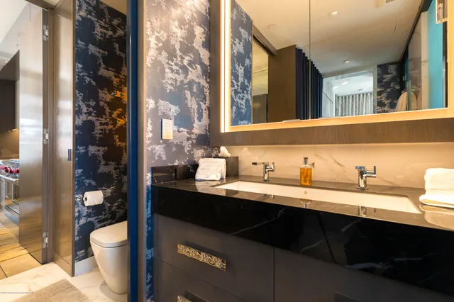 a view of walk in closet