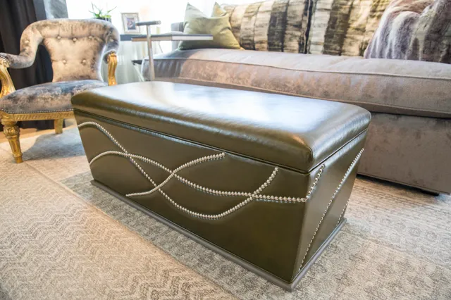 a en suite bathroom with a shower