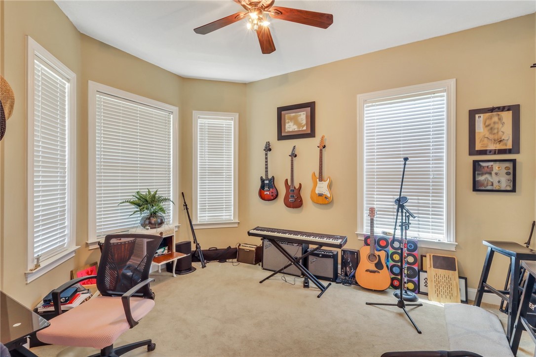 203 Liberty Square Brunswick, GA 31525 - Photo 6 of 59 Office/Hobby Room located to the left of the front door.