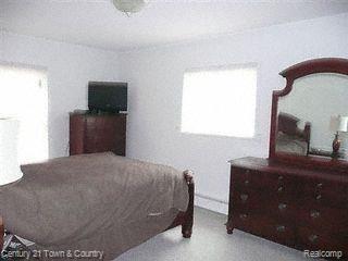 783 West Maple Road, Unit 12 Clawson, MI 48017 - Photo 5 of 6 MASTER BEDROOM